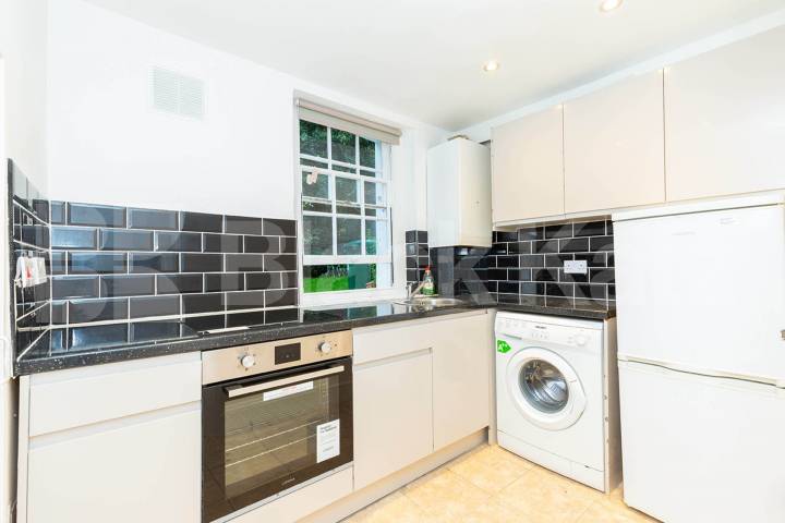 perfect for sharers and located close to Angel station Remington Street, Angel